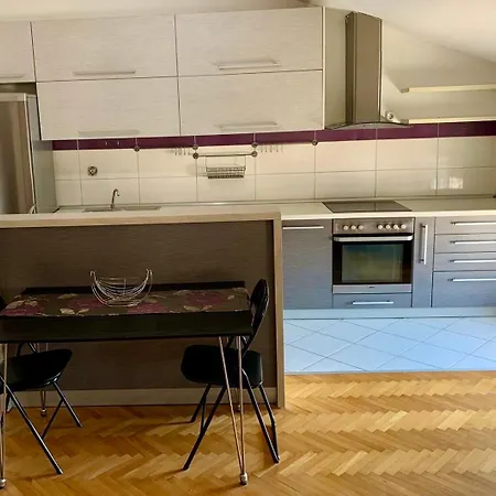 Sofia Apartment *